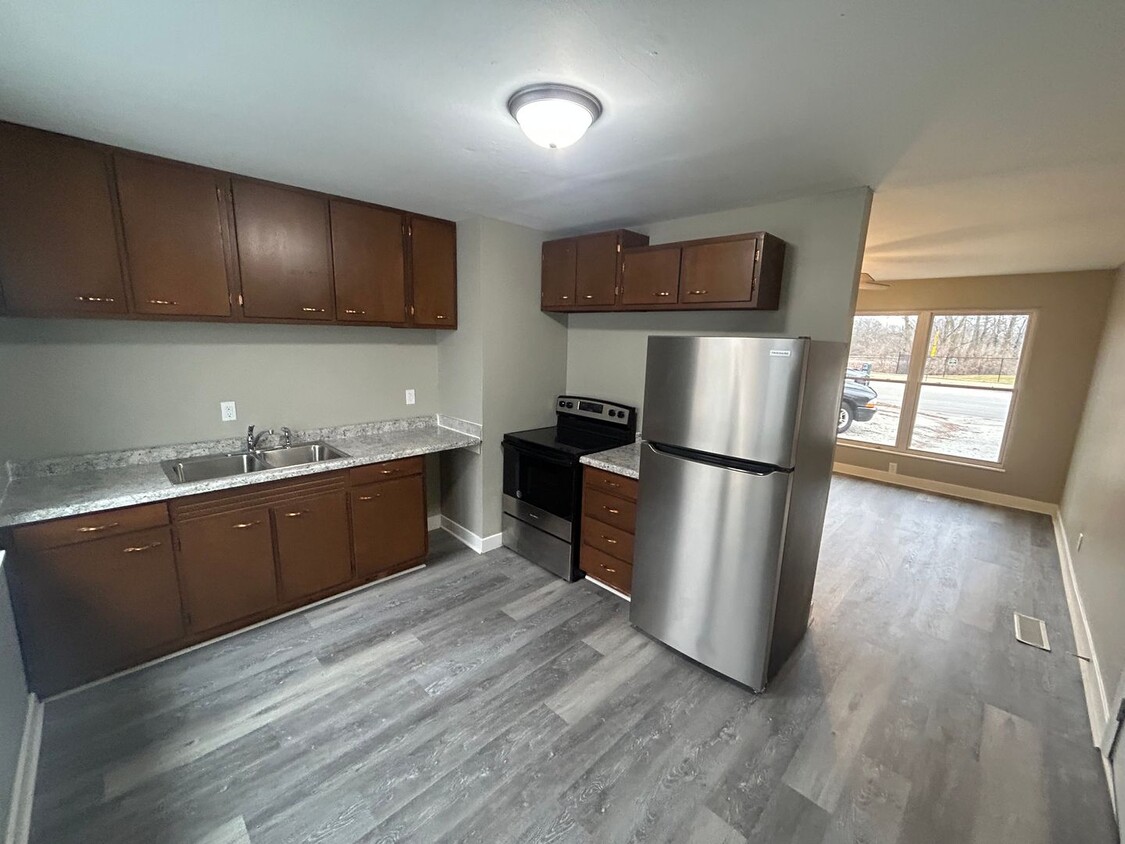 Primary Photo - Recently renovated 3 bedroom home on the S...