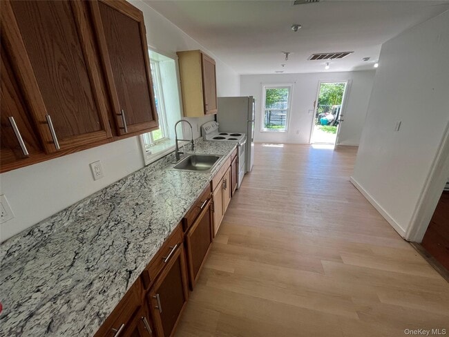 Building Photo - 2694 US-9W