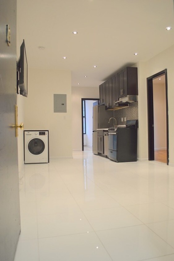 Interior Photo - 303 W 114th St