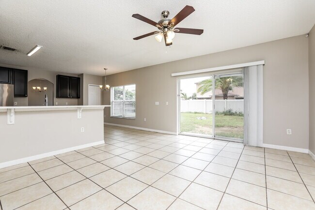 Foto del edificio - 140 Aurora Ln