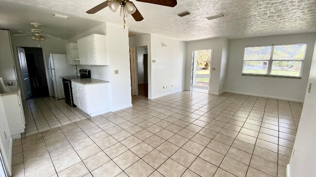 Foto del edificio - 772 NW Virginia St