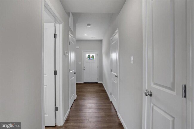 Foto del edificio - 1817 Holly Ln