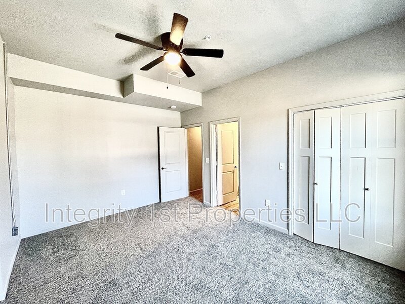 Primary Photo - 740 Washington Blvd
