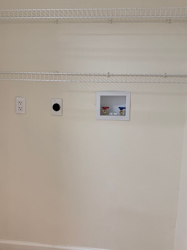 Washer Dryer Hookup - 1184 Union St