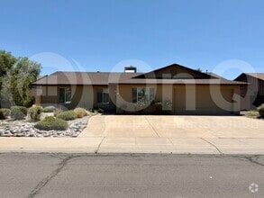 Building Photo - 1653 E Bishop Dr