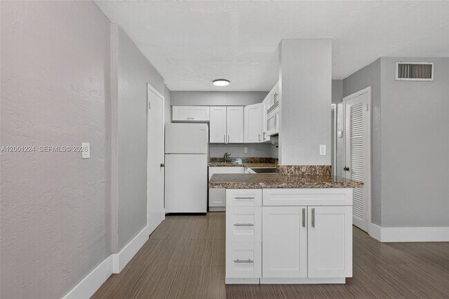 Building Photo - 8701 SW 141st St