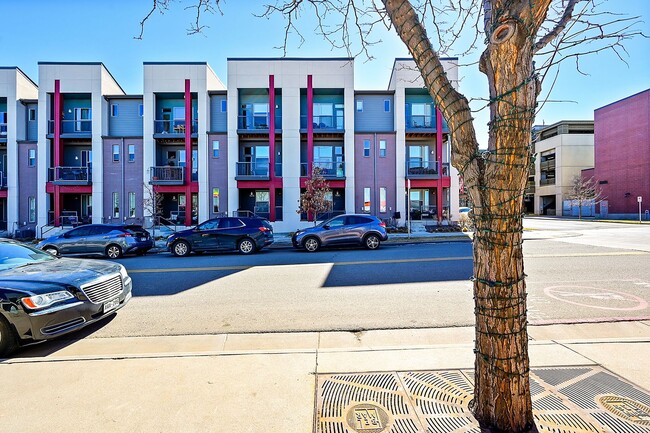 Building Photo - 7080 W Alaska Dr
