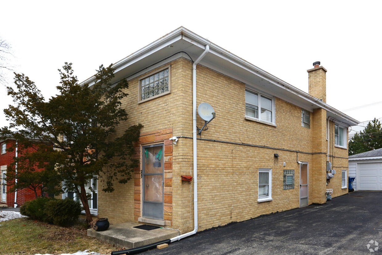 Building Photo - 333 S Hale St