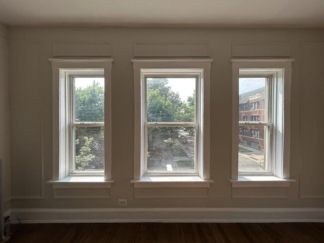 Foto del edificio - 0 bedroom in Chicago IL 60647