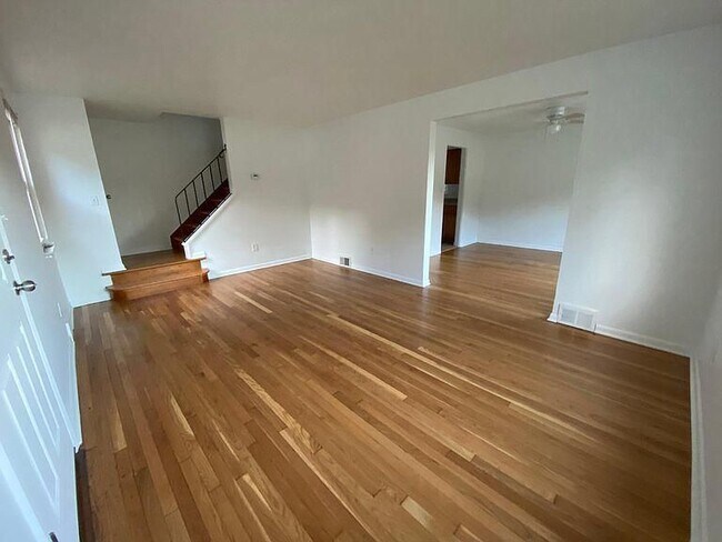Building Photo - single family home