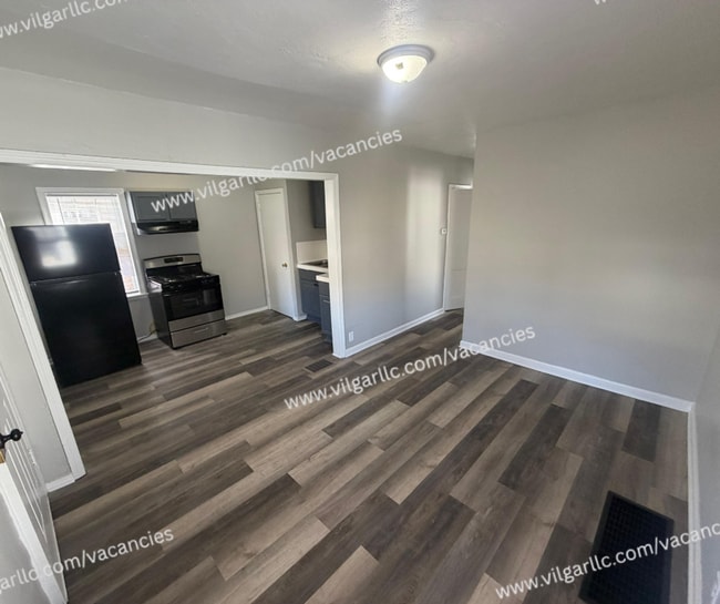 Building Photo - Newly Renovated 2-Bedroom • 1-Bathroom Home