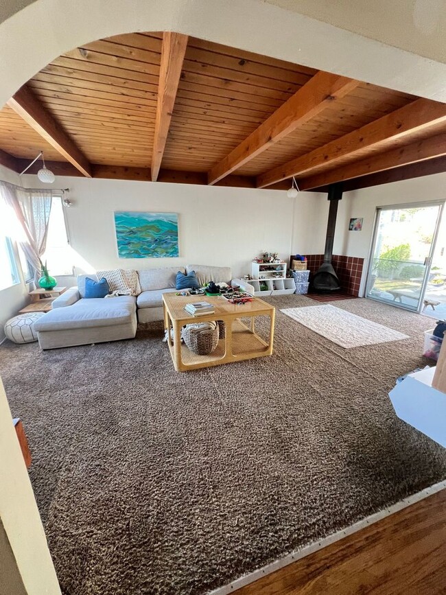 Foto del edificio - Ventura - Three bedroom, two bath single s...