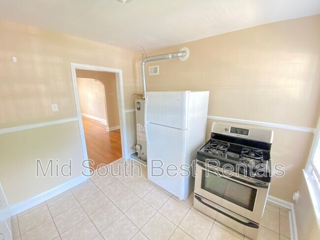 Building Photo - 143 N.Merton #1 (Jackson - University)