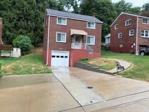 Building Photo - 453 Greenlee Rd