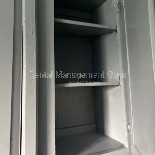 Building Photo - 2110 Fremont Ave N