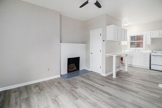 Building Photo - $799 Chic & Renovated 1BR with Style- Ask about our security deposit alternative!