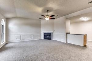 Building Photo - 625 Hollyberry Dr