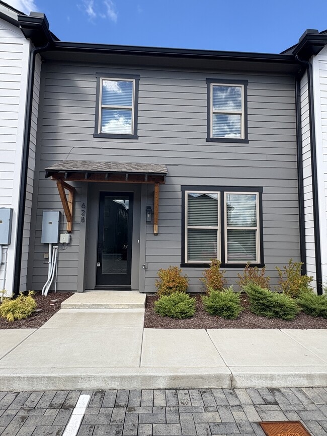 Building Photo - 628 Wallace Ct