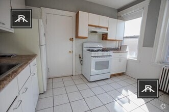 Building Photo - 70 Strathmore Rd
