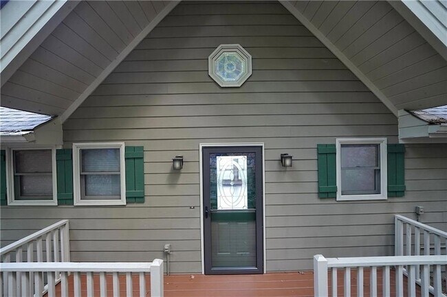 Building Photo - 127 Columbine Dr