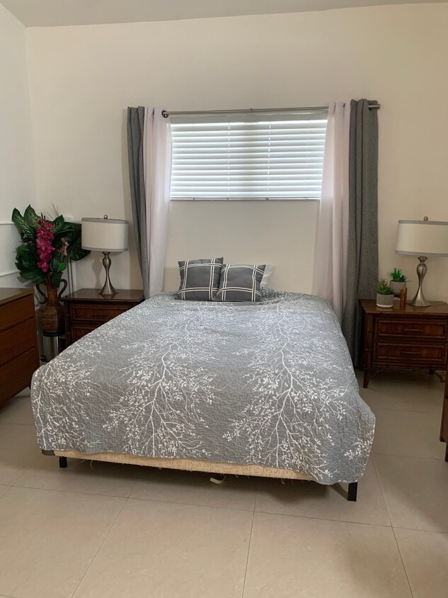 Photo - 5775 SW 32nd St (Miami, FL)