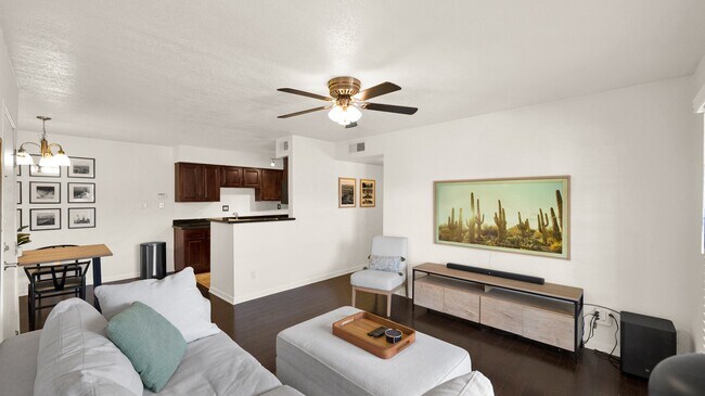 Foto del edificio - 5995 N 78th St
