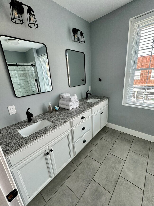 Foto del edificio - 819 Harper Ave SW