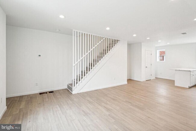 Building Photo - 4013 Bleigh Ave