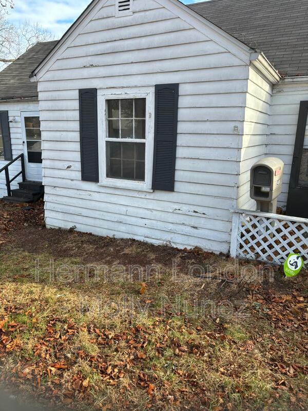 Building Photo - 408 Coppinger Dr
