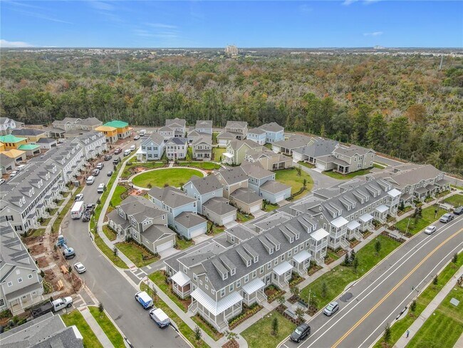 Foto del edificio - 2402 Celebration Blvd