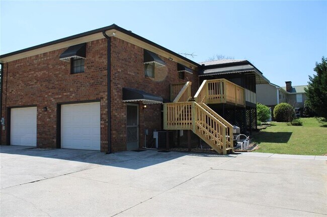 Foto del edificio - 426 Winder Hwy