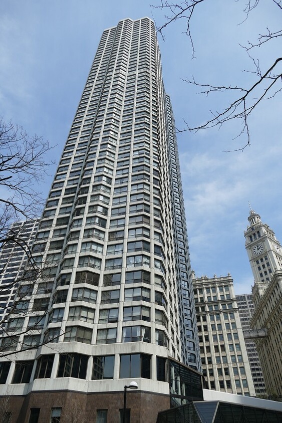 Primary Photo - 405 N Wabash Ave