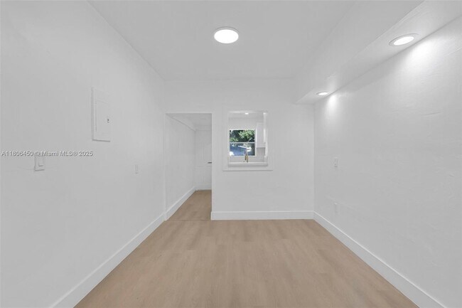Foto del edificio - 1315 NE 146th St