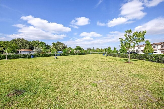 Foto del edificio - 12705 NW 23rd Pl