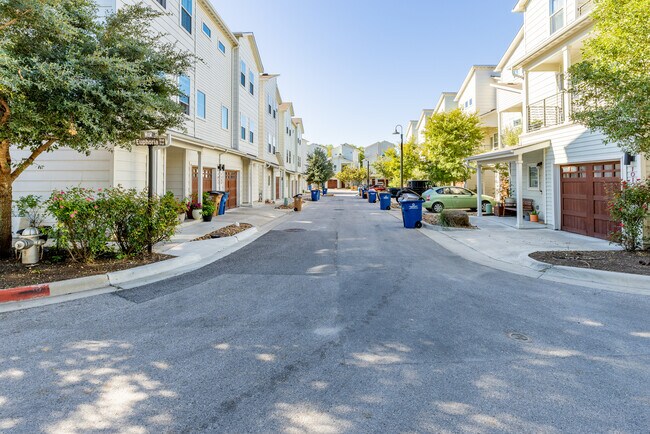 Building Photo - 1012 Muse Ln