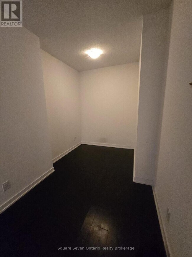 Building Photo - 510 Curran Place