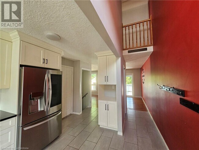 Building Photo - 7 Glendan Ct