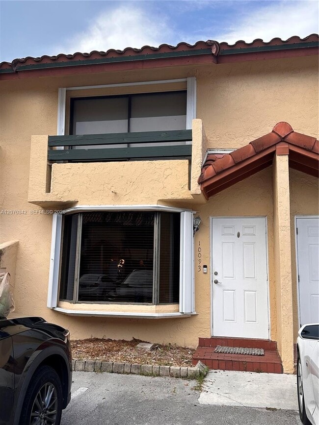 Building Photo - 10093 SW 77th Ct