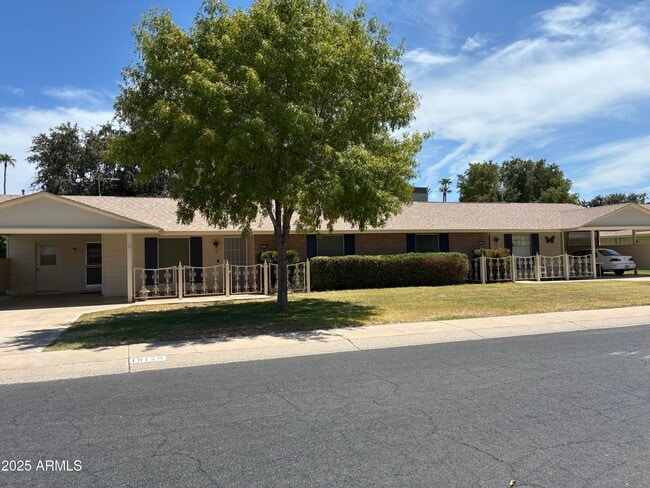 Building Photo - 10120 W Kingswood Cir