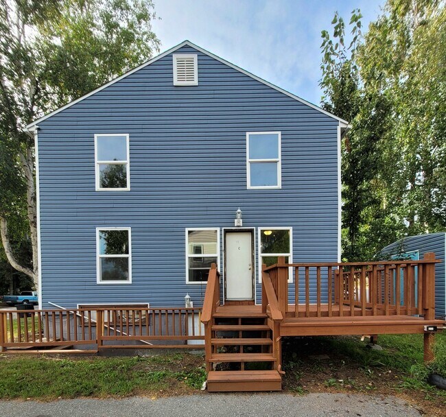 Building Photo - 760 8th Ave