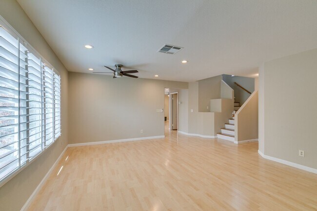 Building Photo - Beautiful Summerlin Home – 3 Bed, 2.5 Bath...