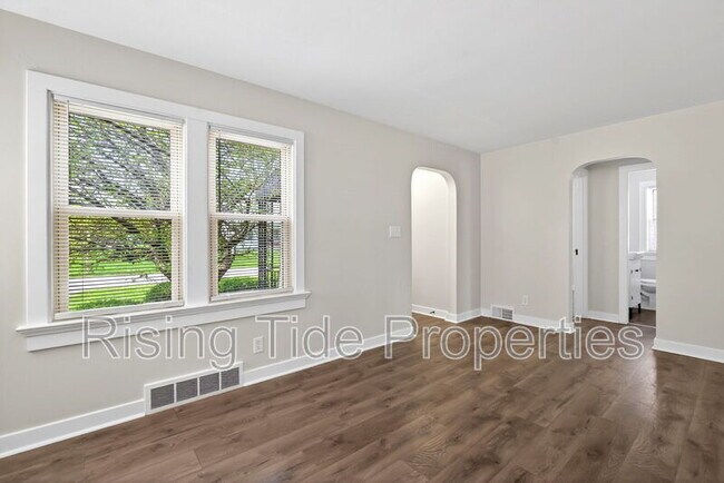 Foto del edificio - 1512 Emmons Ave