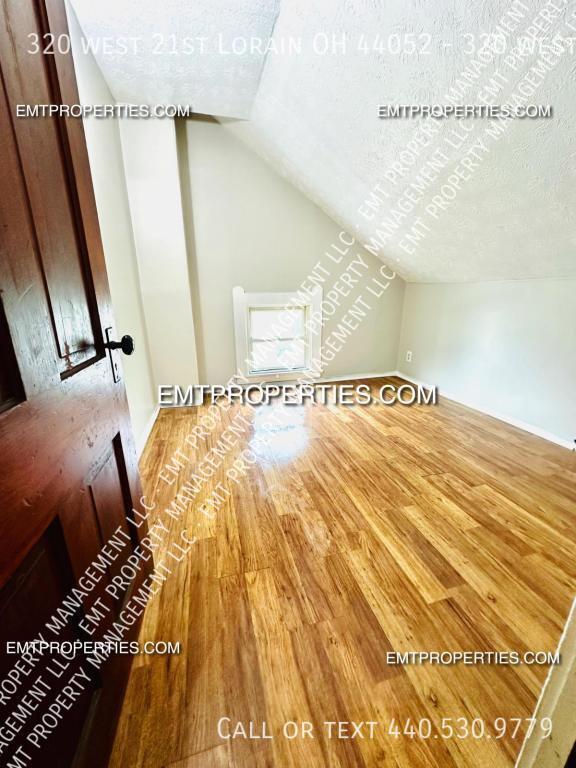 Foto del edificio - 320 W 21st St