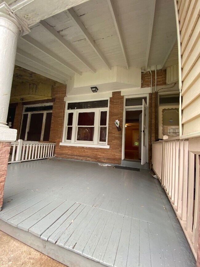 Foto del edificio - Large Colonial Home ready for you!