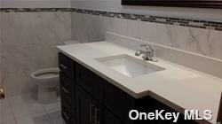 Foto del edificio - 42-40-42249 249th St