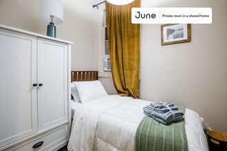 Building Photo - Room in Shared 5 bed/1 bath home in Hell's Kitchen