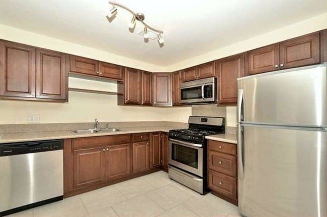 Building Photo - 11450 NW 35th Pl