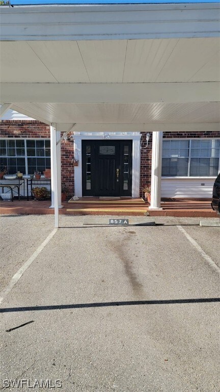 Building Photo - 857 Courtington Ln