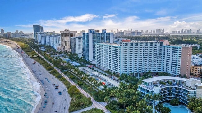 Building Photo - 2899 Collins Ave