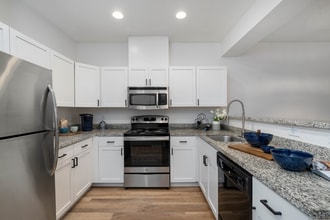 Building Photo - Silverdale Ridge